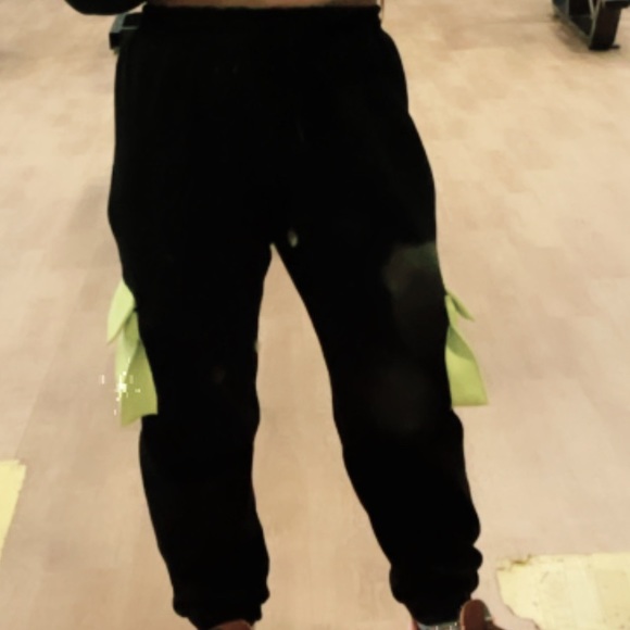 ‼️SOLD‼️Stunning athleisure - Picture 2 of 4